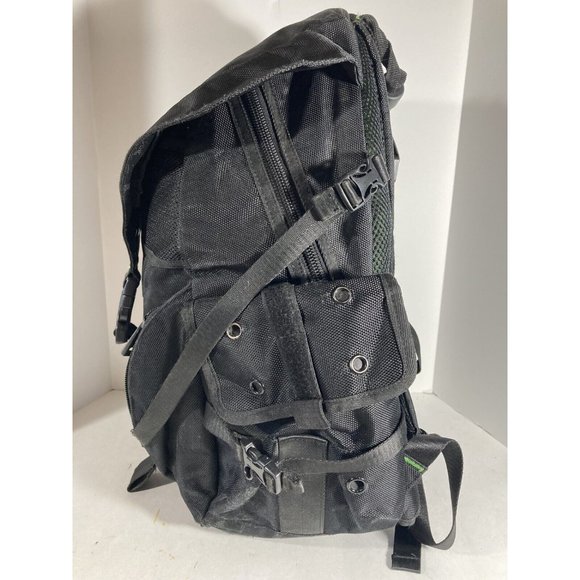 Razer Mercenary Backpack 17.3 Little Worn Otherwise Good Condition - Picture 4 of 6